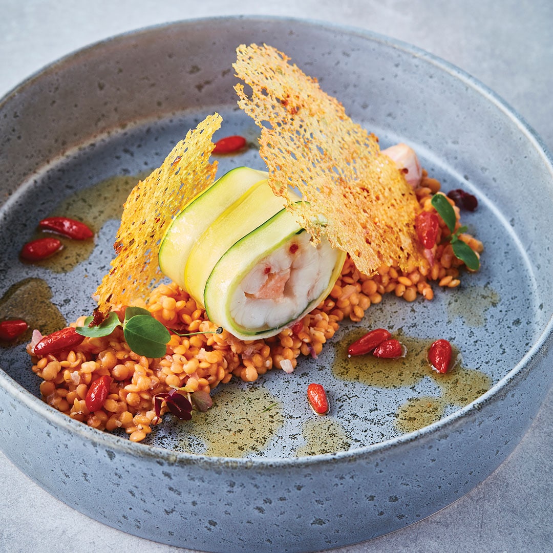 Lenguado cocinado a baja temperatura con bayas de goji y risotto de lentejas Lenguado cocinado a baja temperatura con bayas de goji y risotto de lentejas